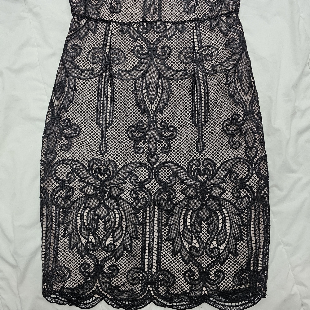 REISS Zola Lace Dress  Black Scalloped Hem V-Back Party Cocktail US 4 - Picture 14 of 16